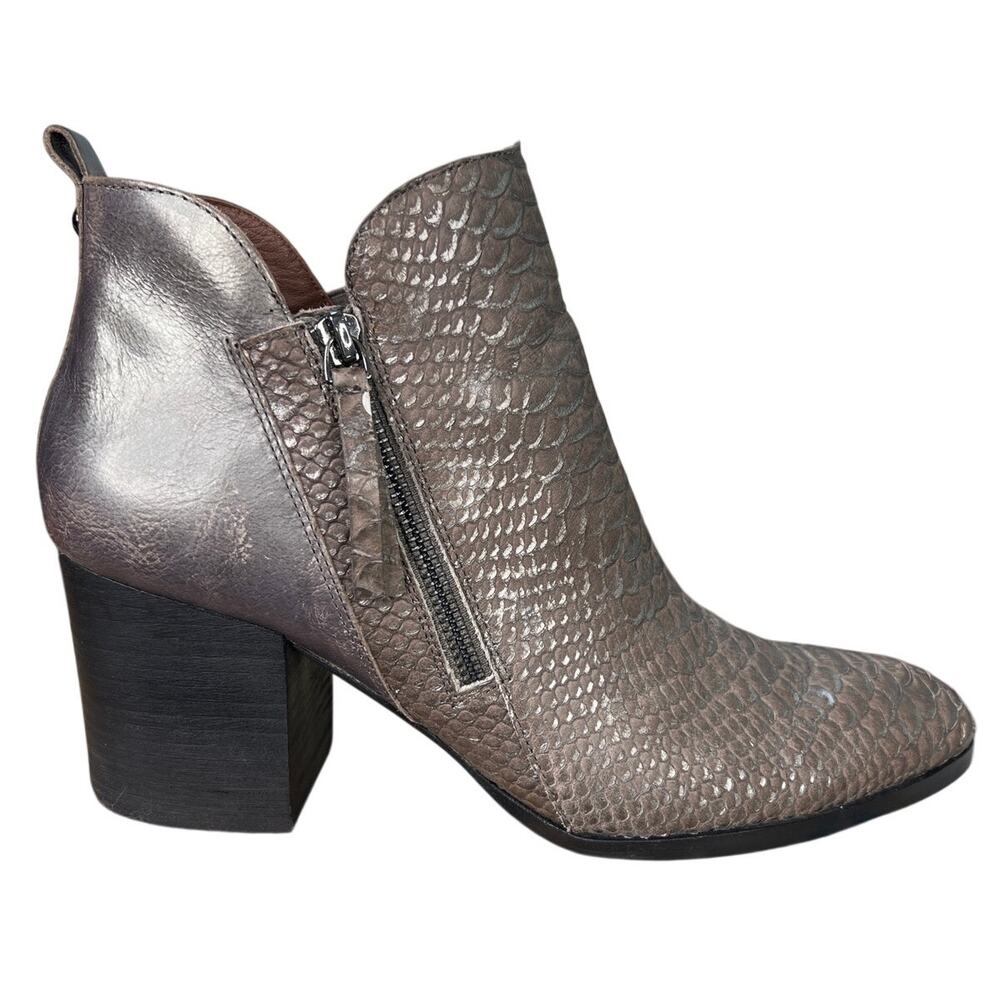 Donald J. Pliner Women’s Eden Snake Embossed Ankle Boot Size US 10